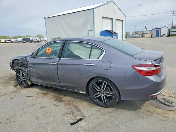 1HGCR2F5XHA139576 2017 HONDA ACCORD - Image 2