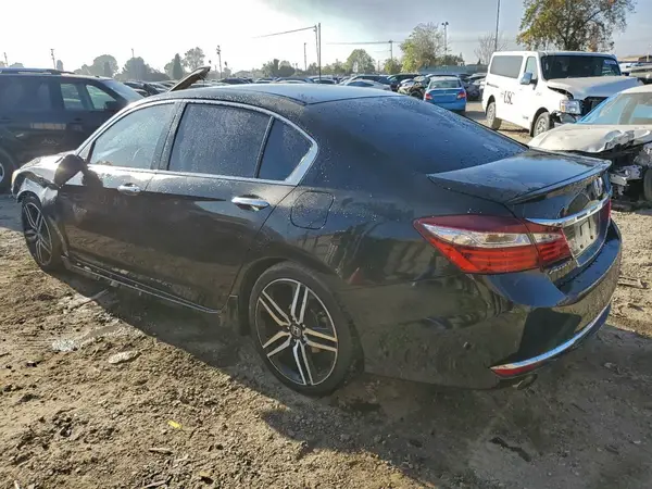 1HGCR2F5XHA140825 2017 HONDA ACCORD - Image 2