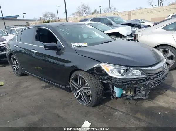 1HGCR2F5XHA140856 2017 HONDA ACCORD - Image 1