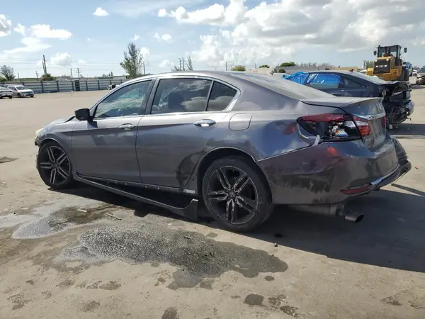 1HGCR2F5XHA142557 2017 HONDA ACCORD - Image 2