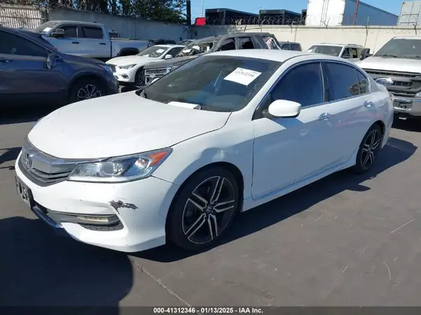 1HGCR2F5XHA172335 2017 HONDA ACCORD - Image 2