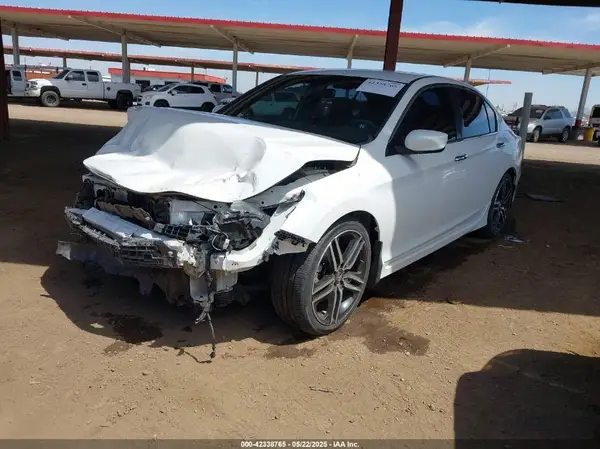1HGCR2F5XHA172352 2017 HONDA ACCORD - Image 2