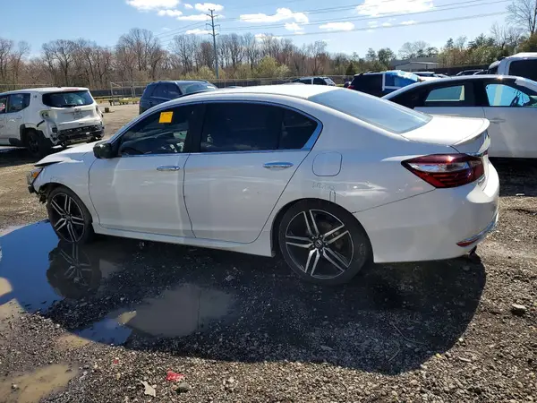 1HGCR2F5XHA180712 2017 HONDA ACCORD - Image 2