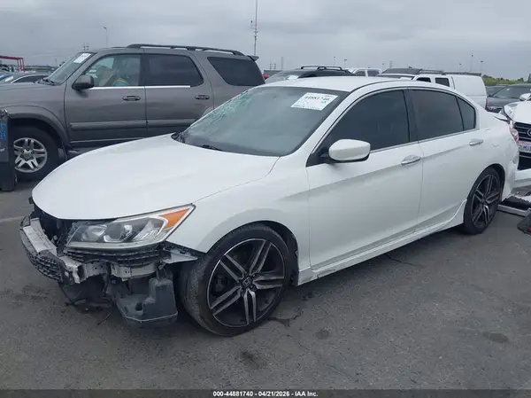 1HGCR2F5XHA181049 2017 HONDA ACCORD - Image 2
