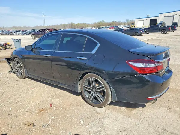 1HGCR2F5XHA181360 2017 HONDA ACCORD - Image 2