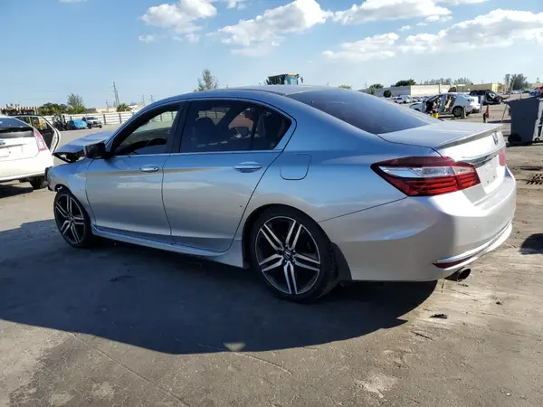 1HGCR2F5XHA183562 2017 HONDA ACCORD - Image 2