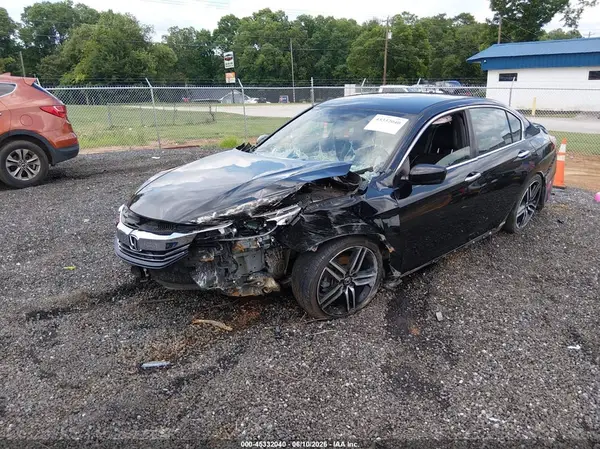 1HGCR2F5XHA185568 2017 HONDA ACCORD - Image 2