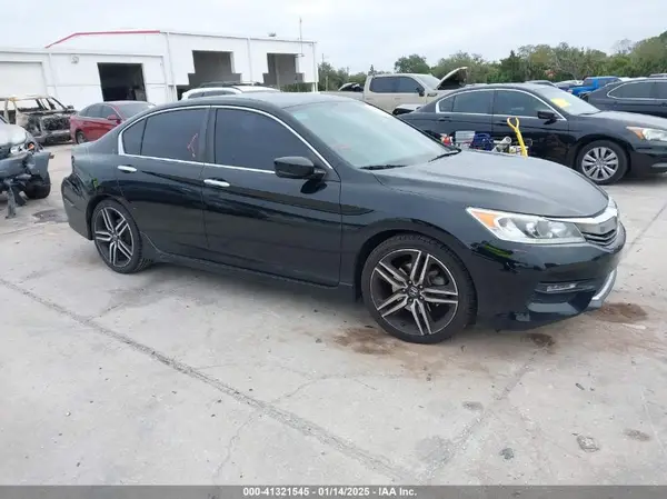 1HGCR2F5XHA185599 2017 HONDA ACCORD - Image 1