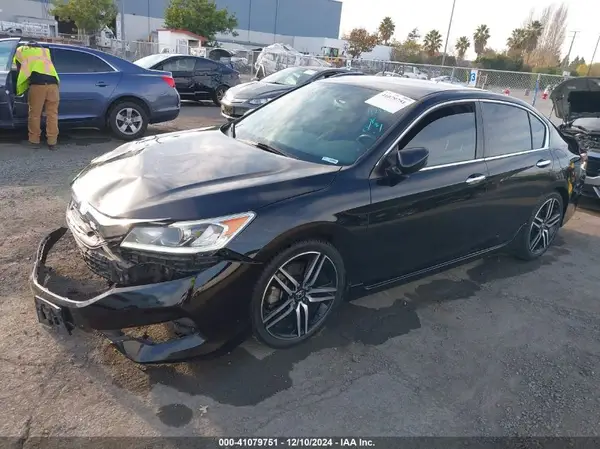 1HGCR2F5XHA188051 2017 HONDA ACCORD - Image 2