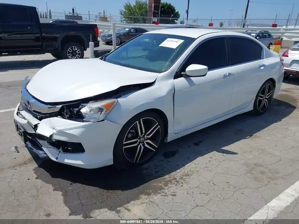 1HGCR2F5XHA188938 2017 HONDA ACCORD - Image 2