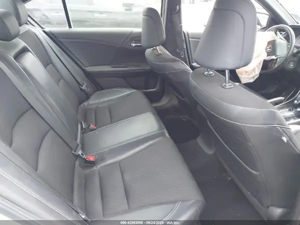 1HGCR2F5XHA192827 2017 HONDA ACCORD - Image 8