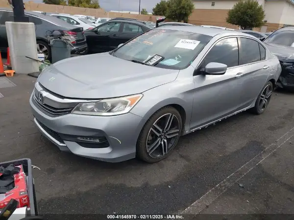 1HGCR2F5XHA196750 2017 HONDA ACCORD - Image 2