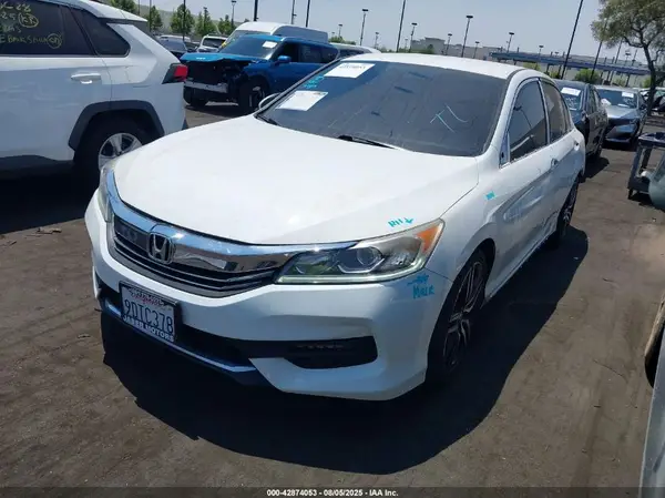 1HGCR2F5XHA209013 2017 HONDA ACCORD - Image 2