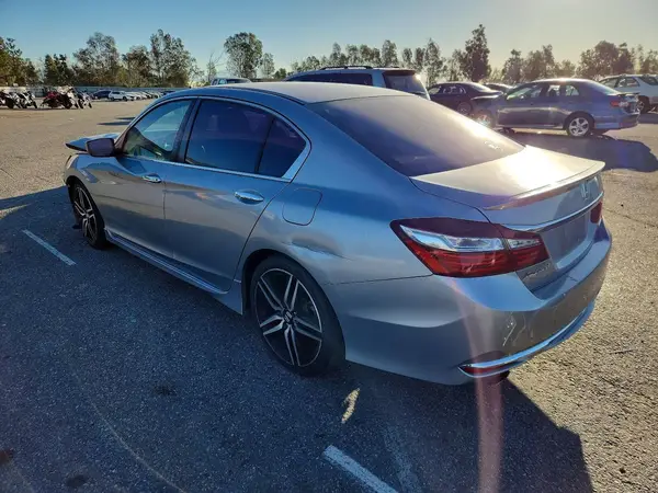 1HGCR2F5XHA210971 2017 HONDA ACCORD - Image 2