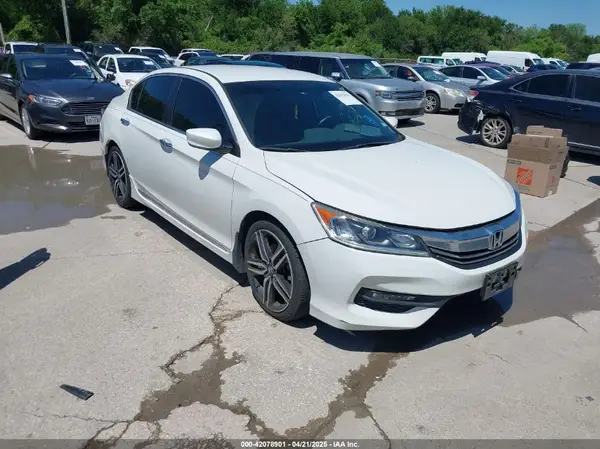 1HGCR2F5XHA214793 2017 HONDA ACCORD - Image 1