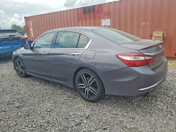 1HGCR2F5XHA220884 2017 HONDA ACCORD - Image 2