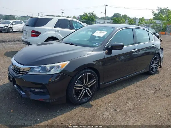 1HGCR2F5XHA231836 2017 HONDA ACCORD - Image 2