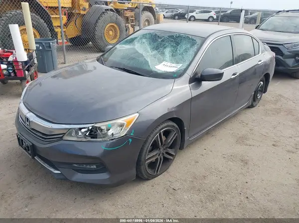 1HGCR2F5XHA232078 2017 HONDA ACCORD - Image 2