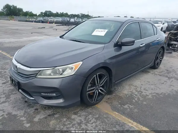 1HGCR2F5XHA233361 2017 HONDA ACCORD - Image 2