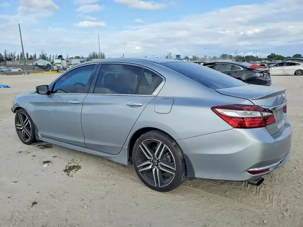 1HGCR2F5XHA237801 2017 HONDA ACCORD - Image 2