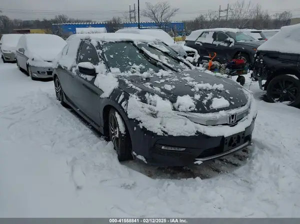 1HGCR2F5XHA256106 2017 HONDA ACCORD - Image 1