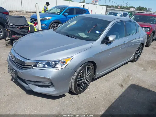 1HGCR2F5XHA256980 2017 HONDA ACCORD - Image 2