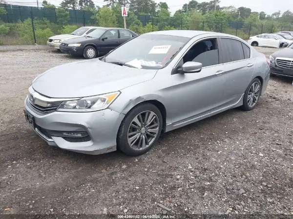 1HGCR2F5XHA261242 2017 HONDA ACCORD - Image 2