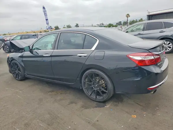1HGCR2F5XHA263945 2017 HONDA ACCORD - Image 2