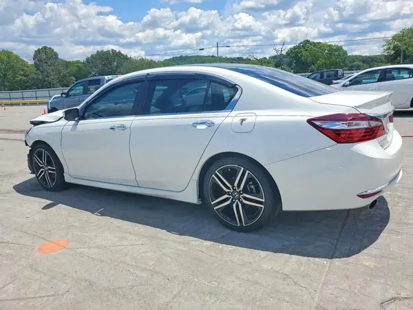 1HGCR2F5XHA265176 2017 HONDA ACCORD - Image 2