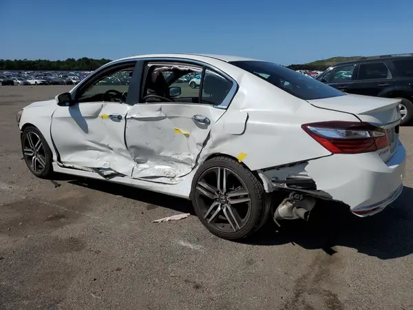 1HGCR2F5XHA270197 2017 HONDA ACCORD - Image 2