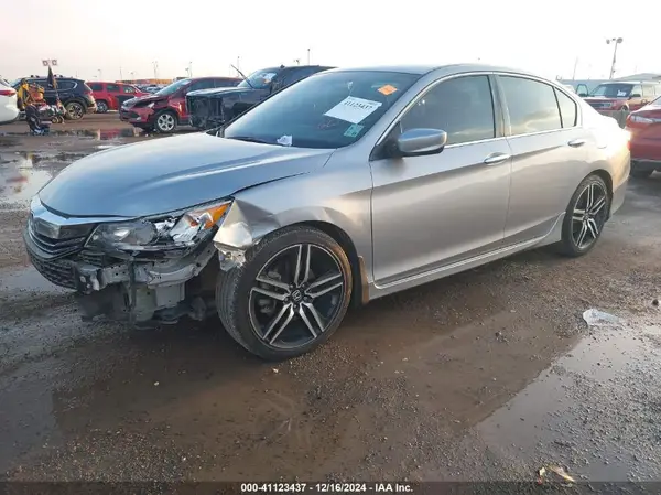 1HGCR2F5XHA281393 2017 HONDA ACCORD - Image 2
