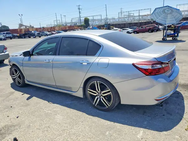 1HGCR2F5XHA281734 2017 HONDA ACCORD - Image 2