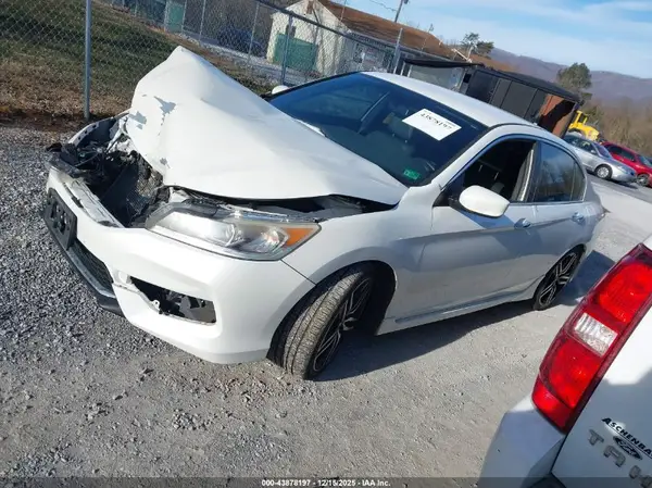 1HGCR2F5XHA287775 2017 HONDA ACCORD - Image 2