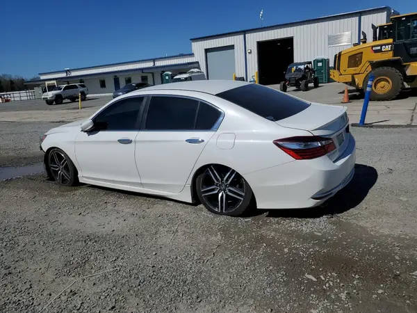 1HGCR2F5XHA305708 2017 HONDA ACCORD - Image 2