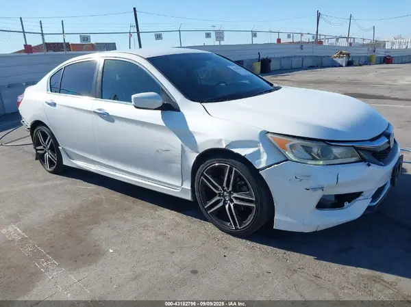 1HGCR2F5XHA306132 2017 HONDA ACCORD - Image 1