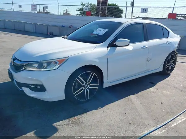1HGCR2F5XHA306132 2017 HONDA ACCORD - Image 2