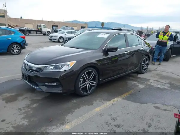 1HGCR2F60GA089455 2016 HONDA ACCORD - Image 2
