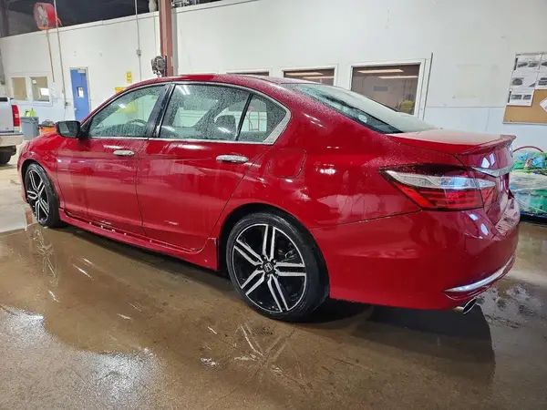 1HGCR2F60GA203969 2016 HONDA ACCORD - Image 2