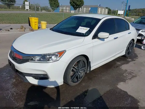 1HGCR2F60HA001635 2017 HONDA ACCORD - Image 2