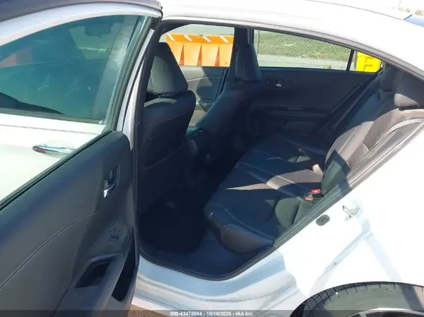 1HGCR2F60HA001635 2017 HONDA ACCORD - Image 8
