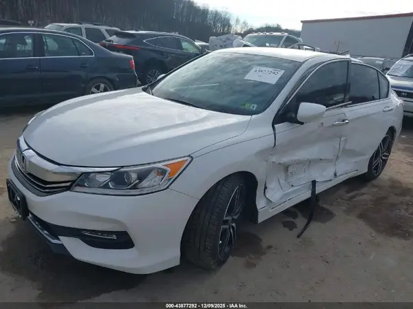 1HGCR2F61GA071059 2016 HONDA ACCORD - Image 2