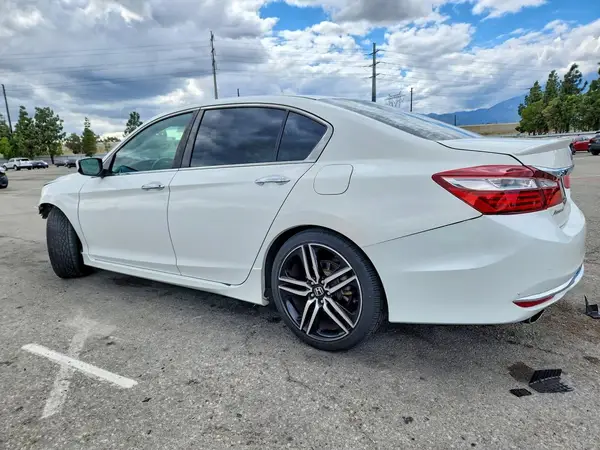 1HGCR2F61GA087505 2016 HONDA ACCORD - Image 2
