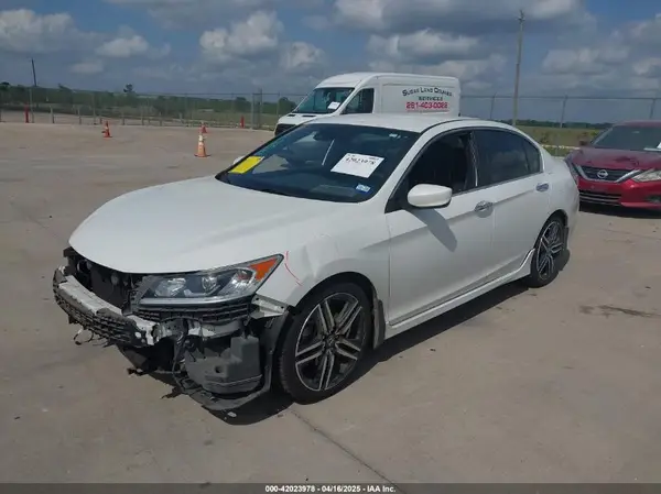 1HGCR2F61HA082838 2017 HONDA ACCORD - Image 2