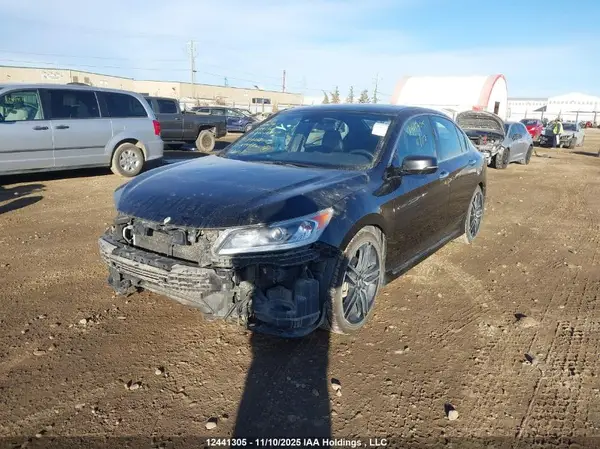 1HGCR2F61HA804258 2017 HONDA ACCORD - Image 2