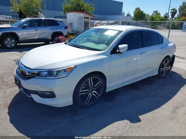 1HGCR2F62GA082569 2016 HONDA ACCORD - Image 2