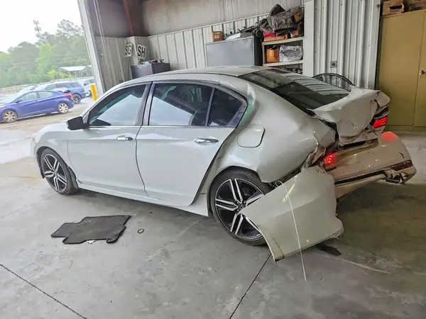 1HGCR2F62HA118388 2017 HONDA ACCORD - Image 2
