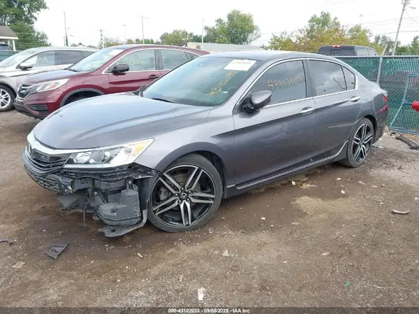 1HGCR2F62HA153397 2017 HONDA ACCORD - Image 2