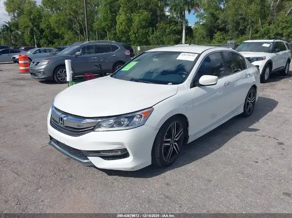 1HGCR2F62HA218068 2017 HONDA ACCORD - Image 2