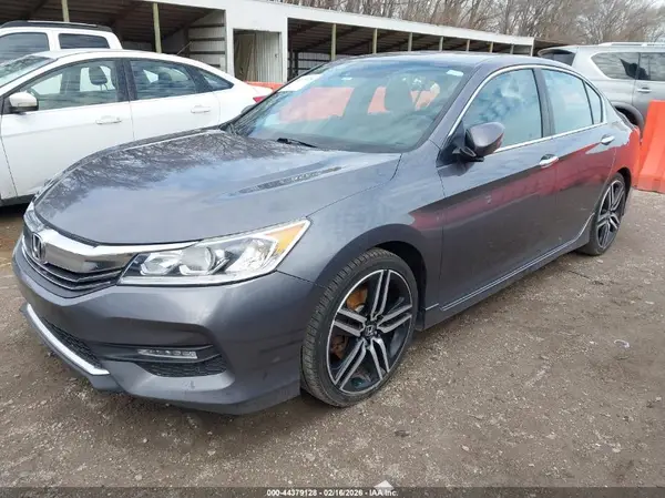 1HGCR2F63HA121896 2017 HONDA ACCORD - Image 2