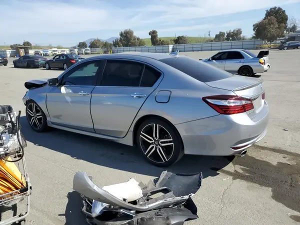 1HGCR2F63HA169639 2017 HONDA ACCORD - Image 2